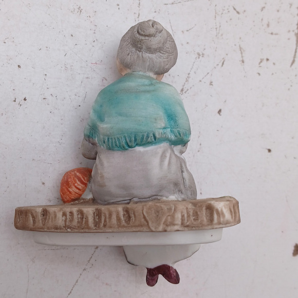 VTG Norleans Japan Old Couple Box Figurines – Grandpa Reading & Grandma Knitting - Picture 4 of 9